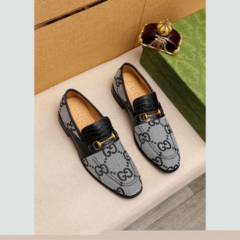 G*u*i leather shoes